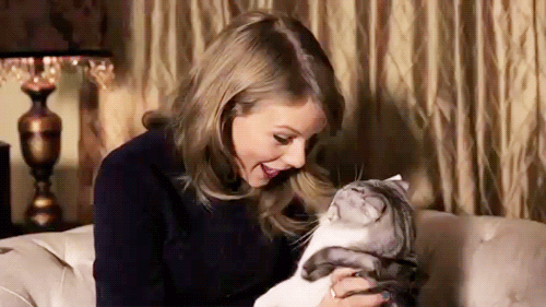 13 Reasons Taylor Swift Is an Actual Angel